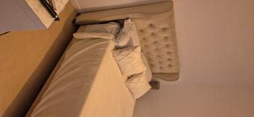 Boxspring met bergruimte twijfelaar beschikbaar voor biedingen
