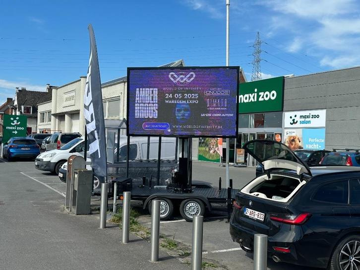 Te Koop: Mobiel Ledscherm 250x150cm, Zakelijke goederen, Kantoor en Winkelinrichting | Apparatuur en Telecommunicatie, Overige typen