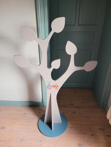 Joli porte-manteaux pour chambre enfant. beschikbaar voor biedingen