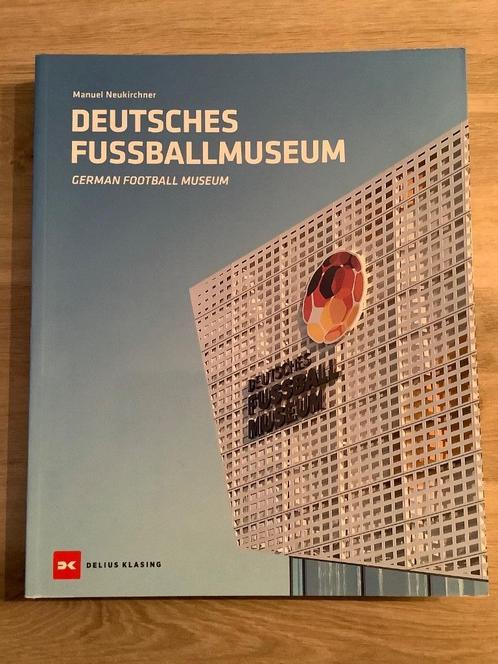 Voetbalboek ‘ Deutsches Fussballmuseum ‘ Fotoboek, Boeken, Sportboeken, Zo goed als nieuw, Balsport, Ophalen of Verzenden