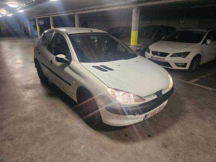 Peugeot 206 1.1 benzine 155.000 km, Auto's, Peugeot, Particulier, ABS, Airconditioning, Boordcomputer, Centrale vergrendeling