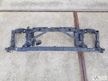 Land Rover Discovery 3 2004 - 2009 voorfront nette staat €70 beschikbaar voor biedingen