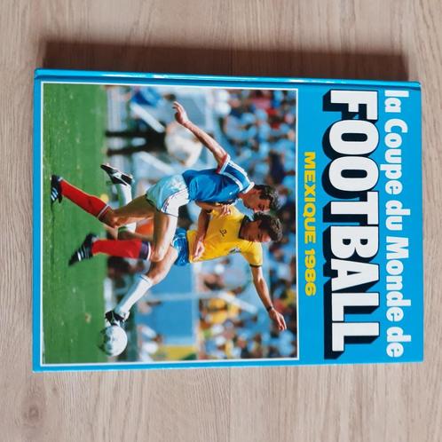 COUPE DU MONDE MEXIQUE '86 LIVRE DE PLUS DE 200 PAGES, Livres, Livres de sport, Comme neuf, Sport de ballon, Enlèvement ou Envoi