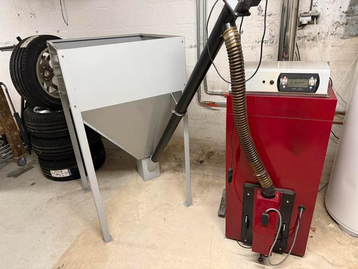 Pallet cv kachel brander/ Orligno 400 16kw, Huis en Inrichting, Kachels, Zo goed als nieuw, Vrijstaand, Pelletkachel, Ophalen