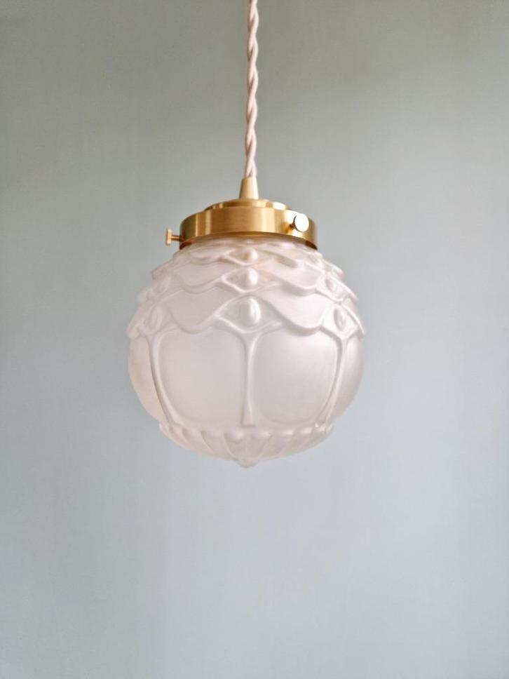 Art Deco hanglamp in gesatineerd glas (4 beschikbaar), 1930, Antiek en Kunst, Antiek | Verlichting, Ophalen of Verzenden