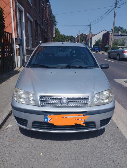 Fiat Punto essence, Auto's, Fiat, Particulier, Punto, Benzine, Berline, 3 deurs, Handgeschakeld, Zilver of Grijs, Grijs, Voorwielaandrijving