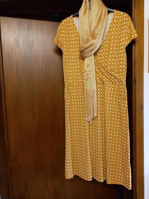 feestelijk kleedje met vestje en sjaaltje, Kleding | Dames, Jurken, Zo goed als nieuw, Maat 42/44 (L), Bruin, Knielengte, Ophalen