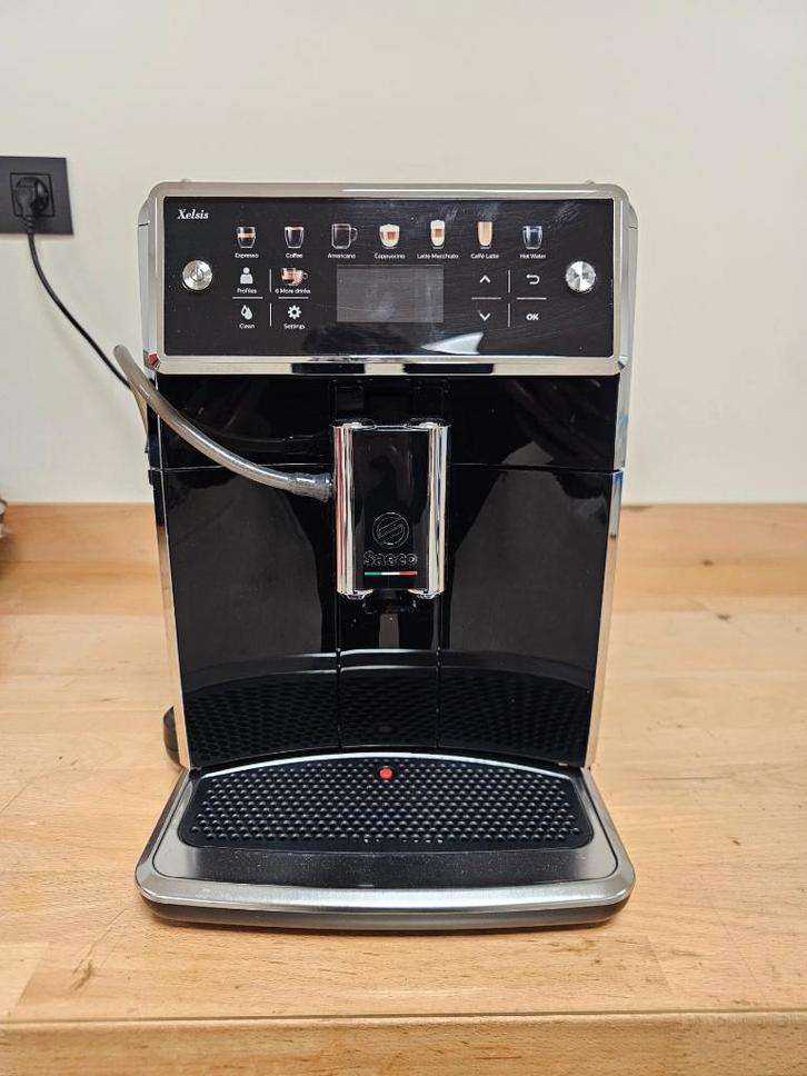 Saeco Xelsis SM7580, Electroménager, Cafetières, Reconditionné, Café en grains, Machine à espresso, 10 tasses ou plus, Réservoir d'eau amovible