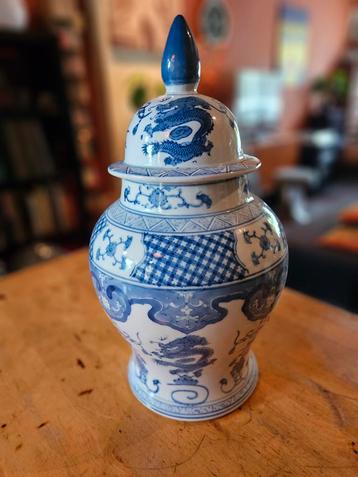 Grote Chinese keramiek pot beschikbaar voor biedingen
