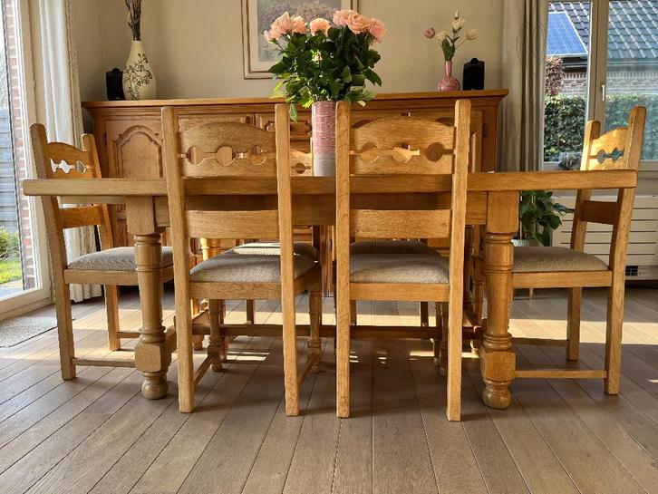 Licht eiken kast met tafel en 6 stoelen., Antiek en Kunst, Antiek | Meubels | Kasten, Ophalen