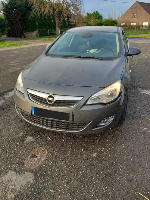 Opel Astra 1.7 CDTI euro 5 VOOR OPMAAK, Auto's, Opel, Particulier, Astra, ABS, Airbags, Airconditioning, Bluetooth, Boordcomputer