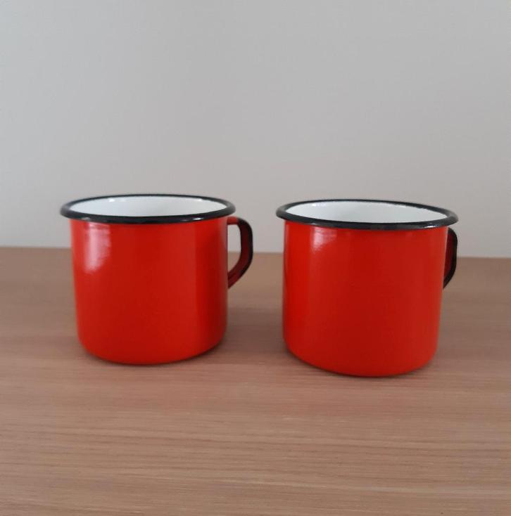 2 vintage metalen emaille koffie mokken, Huis en Inrichting, Keuken | Servies, Nieuw, Ophalen of Verzenden