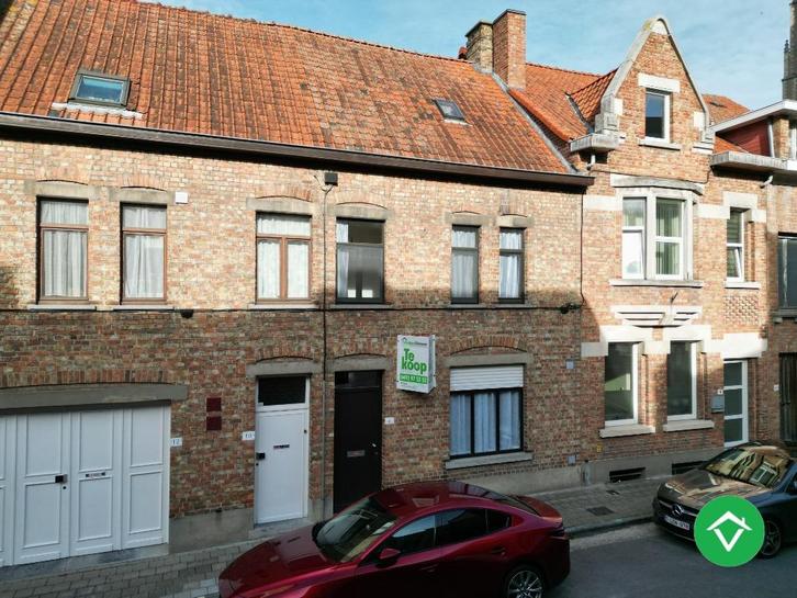 Woning met 3 slaapkamers en koer te centrum Roeselare, Immo, Huizen en Appartementen te koop, Provincie West-Vlaanderen, tot 200 m²