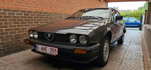 Alfa Romeo GTV 1982, Auto's, Oldtimers, Particulier, Open dak, Zetelverwarming, Alfa Romeo, Elektrisch, Ophalen