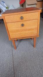 vintage nachtkastje, Huis en Inrichting, Slaapkamer | Nachtkastjes, Ophalen, Gebruikt, Minder dan 45 cm, 55 tot 70 cm