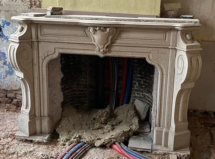 Authentieke neoclassicistische schouw in natuursteen, Huis en Inrichting, Haarden, Gebruikt, Houthaard, Ophalen