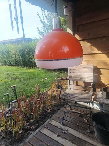 Vintage lamp beschikbaar voor biedingen