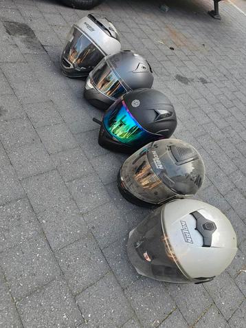 5x helmen  beschikbaar voor biedingen