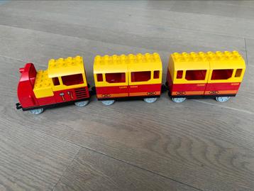 3 Duplo wagonnetjes geel en rood beschikbaar voor biedingen