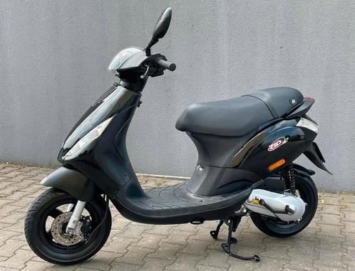 Piaggo zip 2017 2 takt B klasse, Fietsen en Brommers, Scooters | Piaggio, Zo goed als nieuw, Zip, Klasse B (45 km/u), Tweetakt