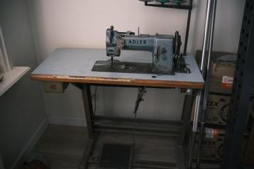 Adler 67-73 Industriële naaimachine 3-weg transport beschikbaar voor biedingen