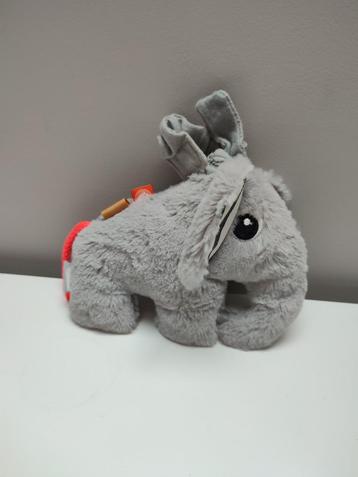 activiteitenspeeltje olifant Done By Deer beschikbaar voor biedingen