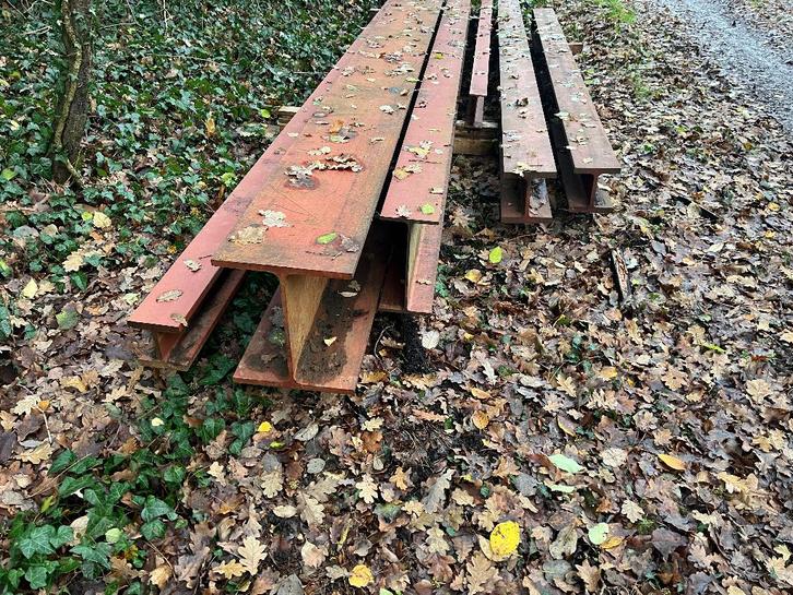 Poutrellen - Stalen steunbalken, Doe-het-zelf en Bouw, Metalen, Zo goed als nieuw, IJzer, Ophalen