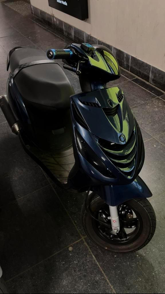 Zip e5 b klasse, Fietsen en Brommers, Scooters | Piaggio, Zo goed als nieuw, Zip, Ophalen