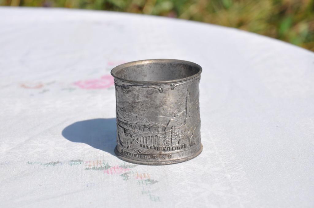 rond de serviette religieux sanctuaire lourdes, Enlèvement ou Envoi