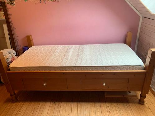 Enkelbed in grenen met opberglades and matras, Huis en Inrichting, Slaapkamer | Bedden, Gebruikt, Eenpersoons, Overige maten, Overige maten