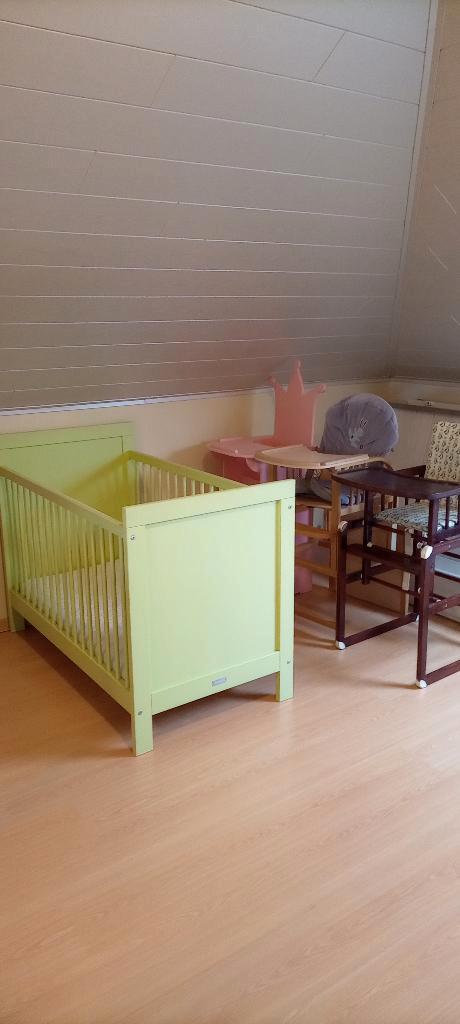 kinderbedje olijfgroen, Kinderen en Baby's, Kinderkamer | Bedden, Zo goed als nieuw, Minder dan 140 cm, Minder dan 70 cm, Matras