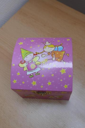 Muziekdoos roze met elfjes en ballerina beschikbaar voor biedingen