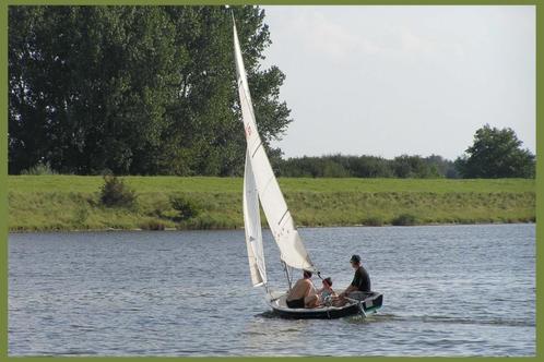 laser 13 zeilboot voor de familie, Watersport en Boten, Open zeilboten, Gebruikt, Laser, 3 tot 6 meter, Polyester, Buitenboordmotor