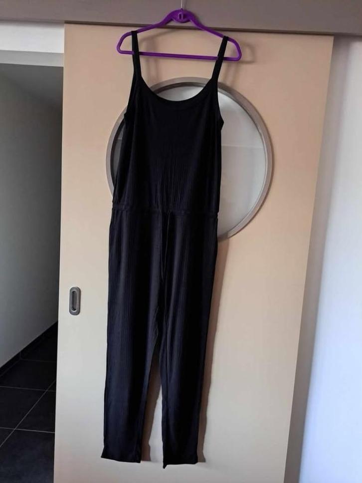 Jumpsuit in ribbel tricot L/XL, Kleding | Dames, Jumpsuits, Zo goed als nieuw, Maat 42/44 (L), Zwart, Ophalen of Verzenden