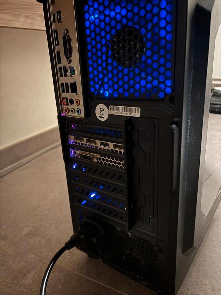 PC, Computers en Software, Desktop Pc's, Zo goed als nieuw, 3 tot 4 Ghz, SSD, 16 GB, Met videokaart, Gaming, Ophalen