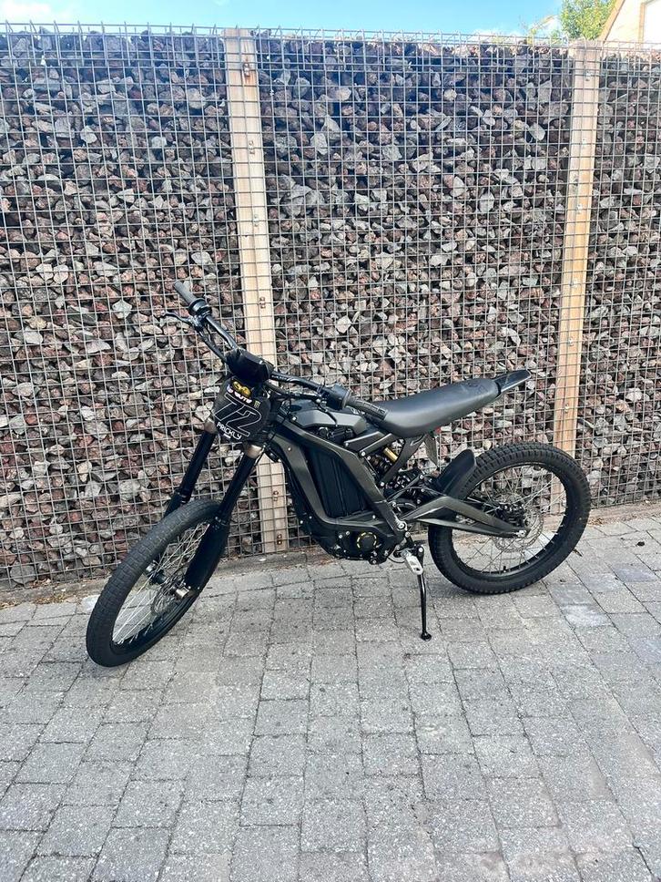 Sur-Ron Light Bee X (L1e) 2023 – met enkele upgrades, Fietsen en Brommers, Brommers | Crossbrommers, Gebruikt, Overige merken