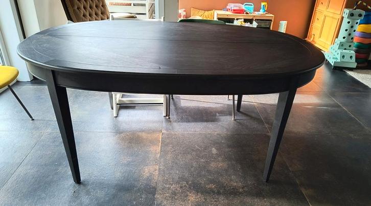 Uitschuifbare ovalen tafel, Huis en Inrichting, Tafels | Eettafels, Zo goed als nieuw, Kersenhout, Ophalen