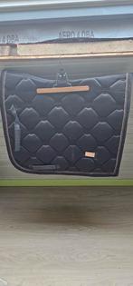 Equestrian stockholm dekje, Ophalen