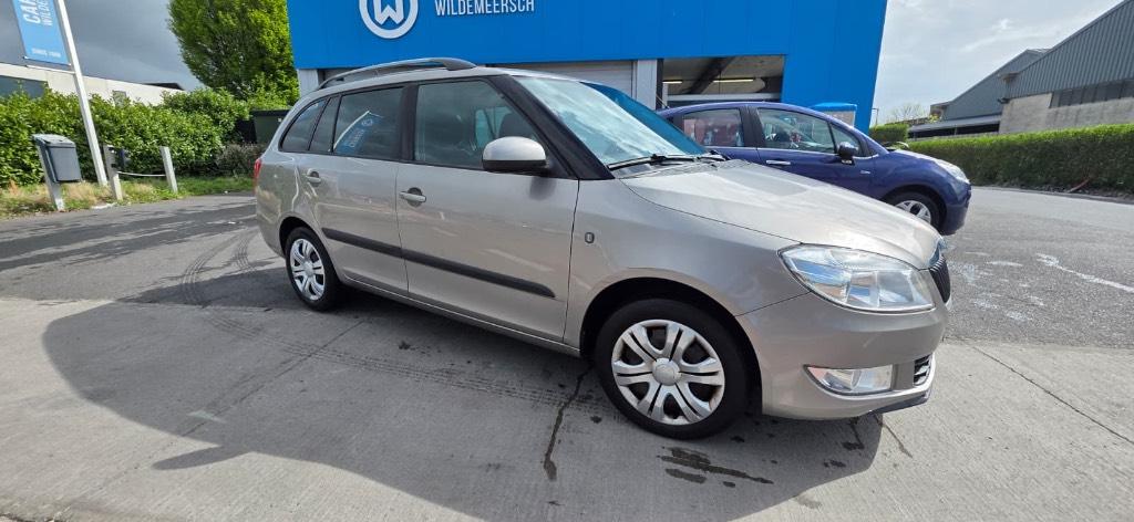 skoda Fabia benzine wagen rijd goed en wordt gekeurd, Auto's, Skoda, Stof, 63 kW, 4 cilinders, 1196 cc
