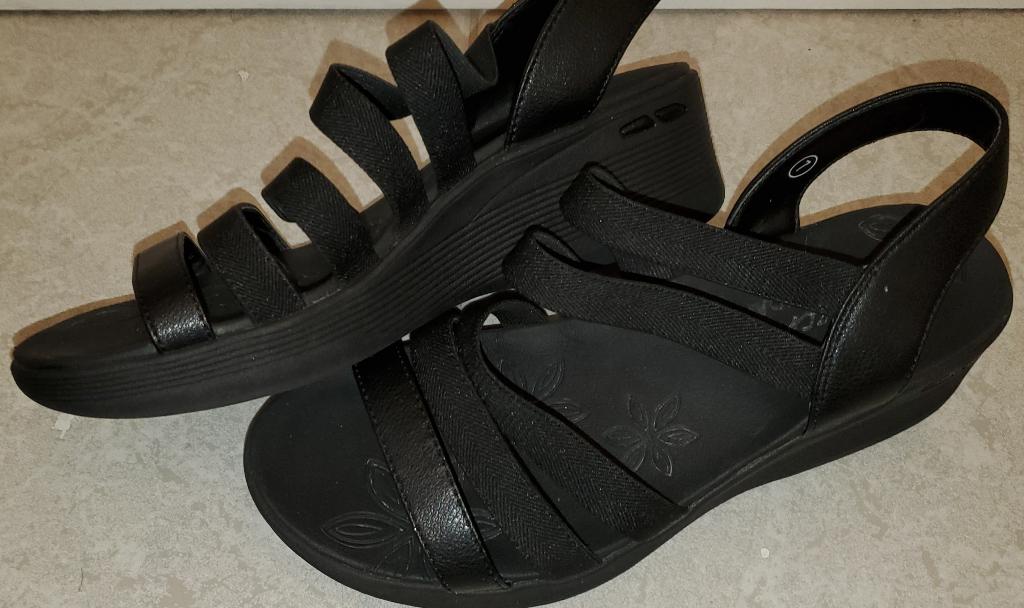 Zwarte Skechers sandalen maat 37 in zeer goede staat.!, Skechers, Zwart, Zo goed als nieuw, Sandalen of Muiltjes
