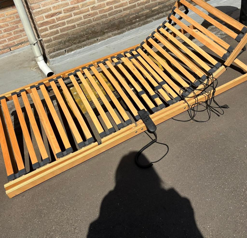 Elektrische lattenbodem 2 stuks, Huis en Inrichting, Ophalen, Zo goed als nieuw, Bedbodem