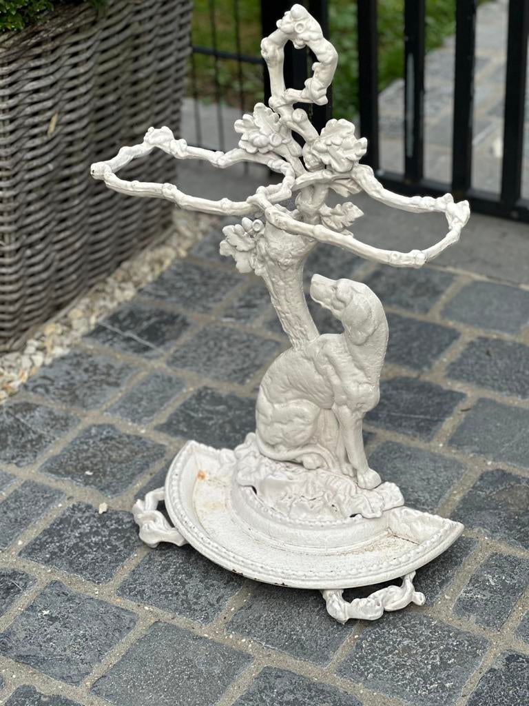 Jacht hond in gietijzeren paraplubak, Antiek en Kunst, Ophalen