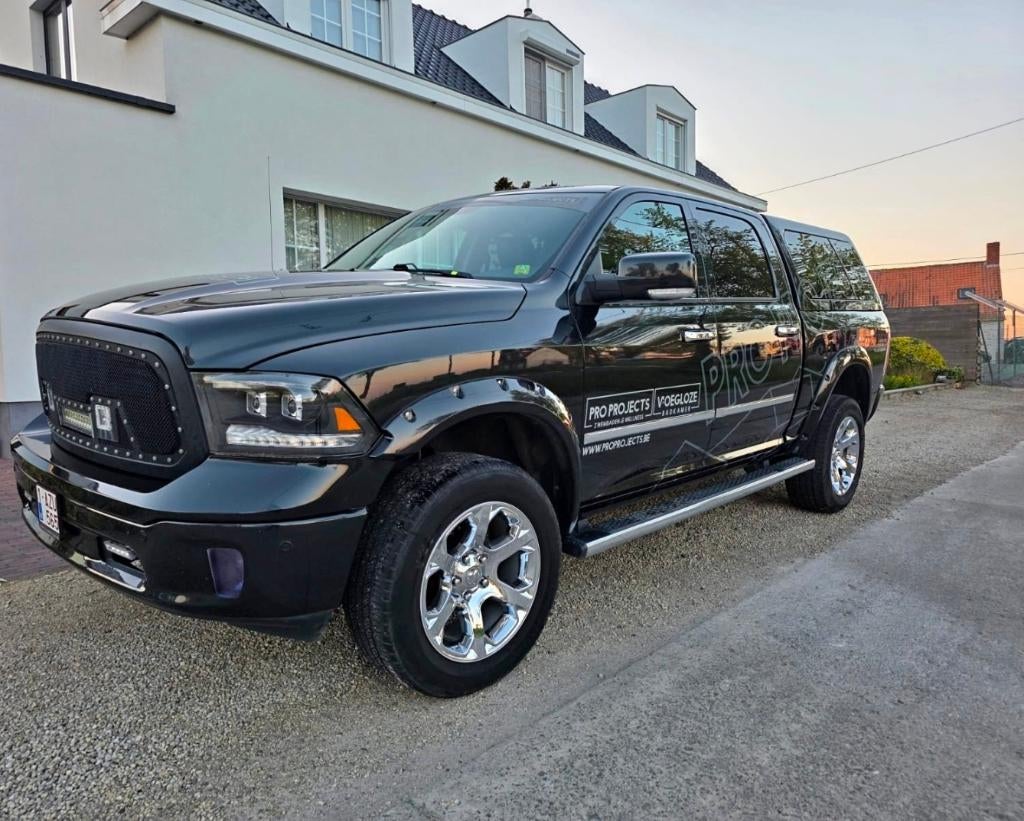 Dodge Ram 1500 Laramii lichte vracht, Auto's, Automaat, 4 deurs, Zwart, Zwart