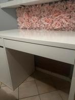 Bureau ikea  + gratis bureau stoel, Huis en Inrichting, Tafels | Kaptafels, Ophalen, Zo goed als nieuw