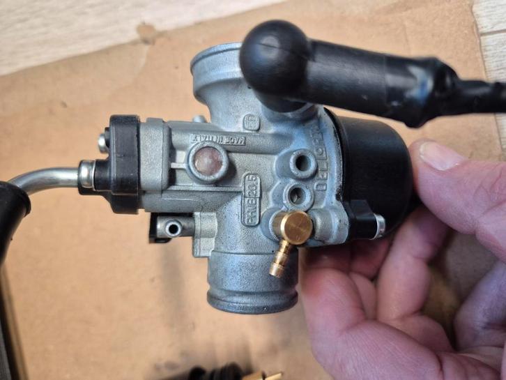 Delhotlro 20.5, Vélos & Vélomoteurs, Pièces de cyclomoteur | Général, Carburateur, Enlèvement