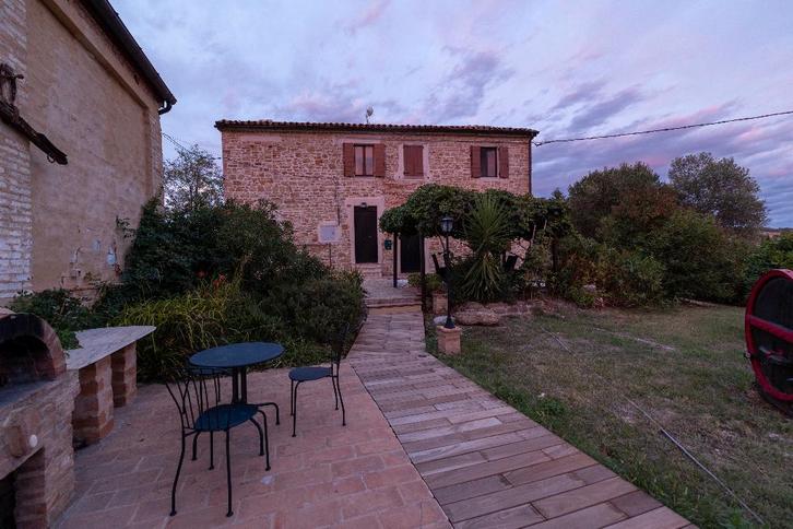 10-persoons vakantiehuis met airco en zwembad in Le Marche, Vakantie, Vakantiehuizen | Italië, Landhuis of Villa, Landelijk, Aan zee