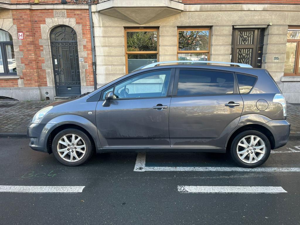 Toyota corolla verso 1.6 essence 172000 km 5 places 09/2008, Autos, Argent ou Gris, Achat, Boîte manuelle, 5 portes