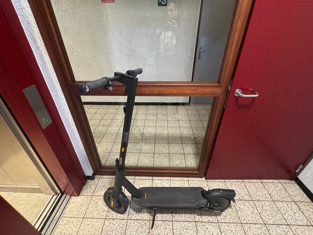 Segway ninbot max g2, Vélos & Vélomoteurs, Trottinettes, Enlèvement ou Envoi, Comme neuf, Step électrique (E-scooter)