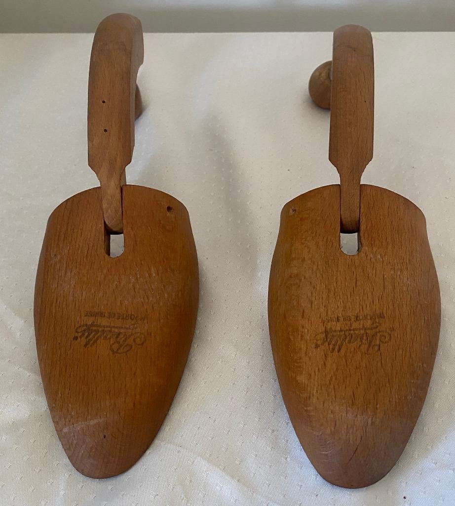 Embauchoirs Bally vintage en bois de cèdre massif pour femme, Enlèvement ou Envoi, Comme neuf