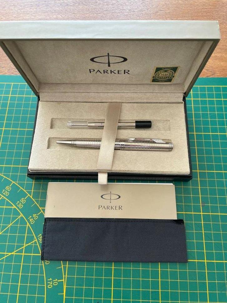 Parker Premier Deluxe Silver ST Ballpoint Pen, Verzamelen, Pennenverzamelingen, Parker, Ophalen of Verzenden